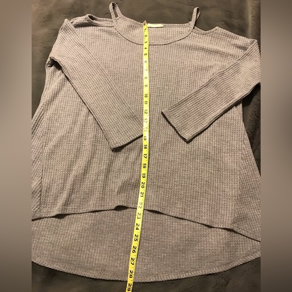 Entro grey cold shoulder 3/4 sleeve shirt L - Picture 4 of 5